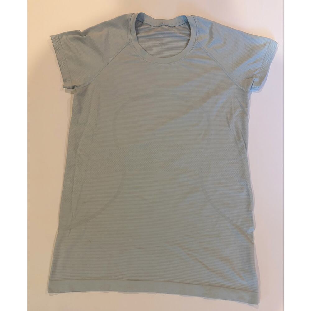 Lululemon Swiftly Tech Short Sleeve Shirt Women’s Size 10 light blue